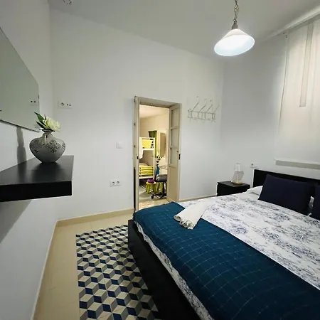 Casa Sagasta 3 *